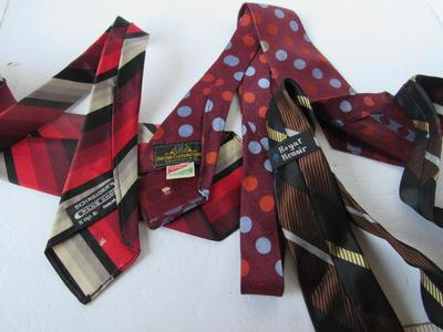 Nice Lot of Men's Vintage Ties and One Looney Tunes Halloween Tie
