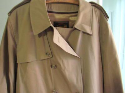 Vintage 1960s Men's 46 Long Trench Coat, Botanny 500, Nice Shape