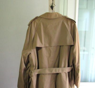 Vintage 1960s Men's 46 Long Trench Coat, Botanny 500, Nice Shape