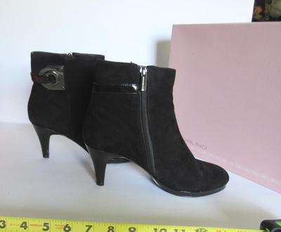Women's Short Zip Up High Heeled Boots, Bandolino, 8 1/2M