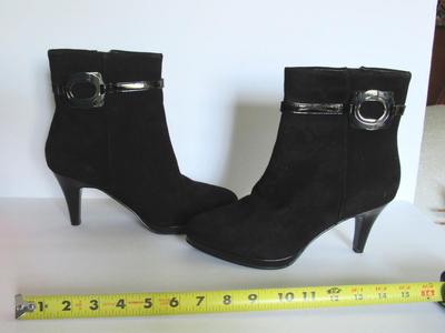 Women's Short Boots, High Heeled, Decorative Trim, Bandolino 9M