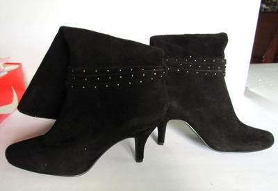 Women's Black Suede High Heeled Boots, Bandolino, 9M