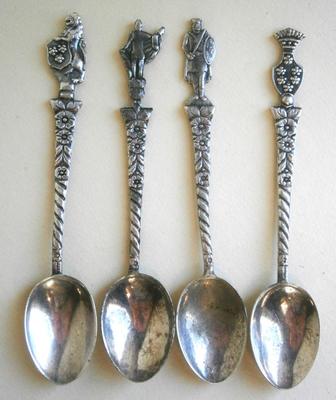 Set of 4 Figural demi-tasse spoons