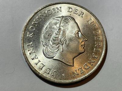1964 Netherlands Antilles Silver 2-1/2 Gulden Juliana Crowned Arms UNCIRCULATED Coin as Pictured.