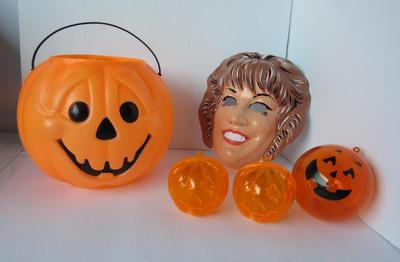Halloween Blow Mold Candy Bucket, Laverne Mask, Plastic Candy Containers