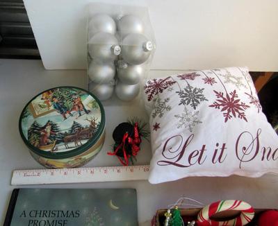 Lot of Misc Christmas Related Items