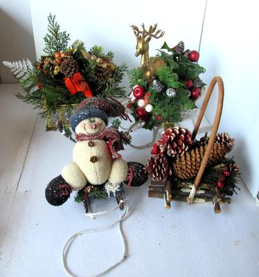 4 Christmas Decorating Pieces