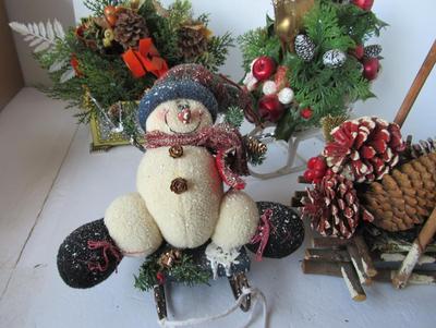 4 Christmas Decorating Pieces