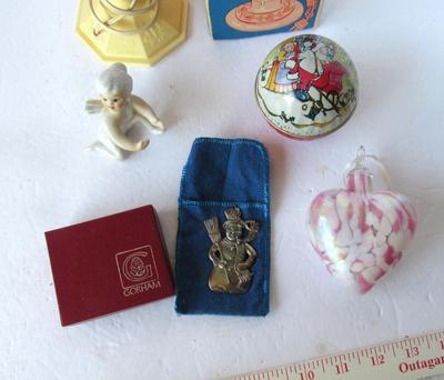 Nice Lot of Vintage Christmas Decor and Ornaments