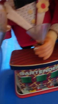LOT 74 - VINTAGE BATTERY POWERED BARTENDER
