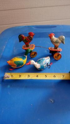LOT 76 - THREE VINTAGE WIND UP TOYS