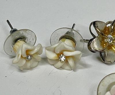 Four Pairs of stud earrings fashion costume jewelry for pierced ears - flowers