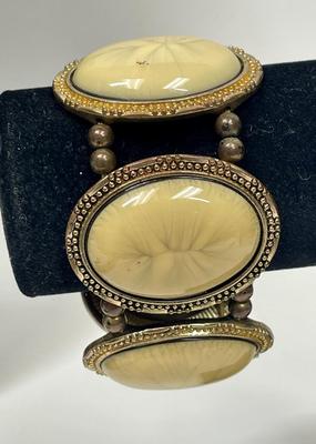 Vintage Costume Jewelry Stretch Bracelet Brass tone with large oval stones