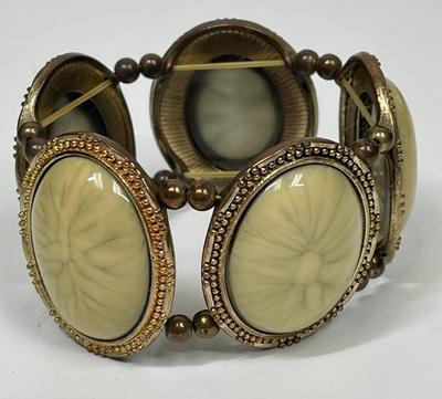 Vintage Costume Jewelry Stretch Bracelet Brass tone with large oval stones