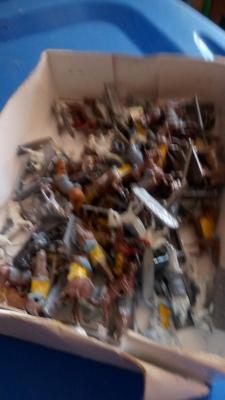 LOT 78 - BOX OF OLD METAL HORSES