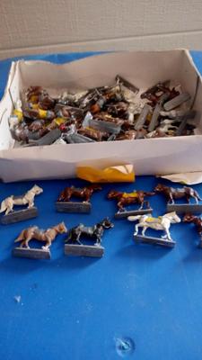 LOT 78 - BOX OF OLD METAL HORSES