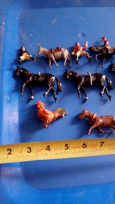 LOT 83 - LOT OF OLD METAL FIGURES