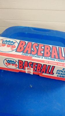 LOT 103 - BOX 1990 FLEER BASEBALL CARDS