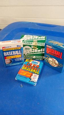 LOT 109 - FOUR BOXES PACKS OF BASEBALL CARDS