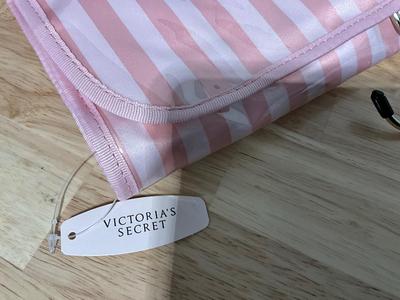 Victoria Secret travel bag w/2 pillows