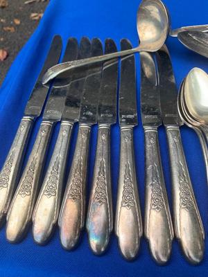Rogers Brothers Silverplate Flatware Set