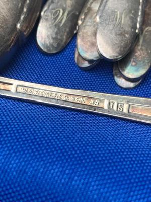 Rogers Brothers Silverplate Flatware Set
