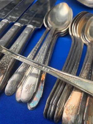 Rogers Brothers Silverplate Flatware Set