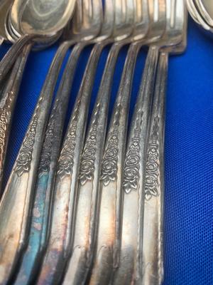 Rogers Brothers Silverplate Flatware Set