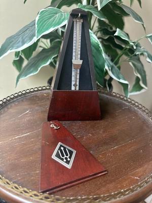 German Wittner Metronome Mahogany Pyramid-Works