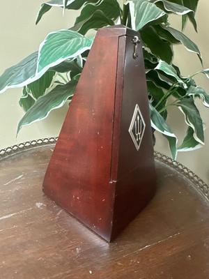 German Wittner Metronome Mahogany Pyramid-Works