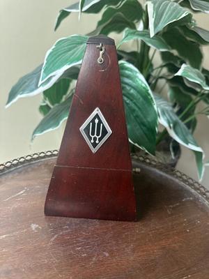 German Wittner Metronome Mahogany Pyramid-Works