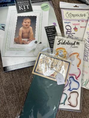 Scrapbooking lot