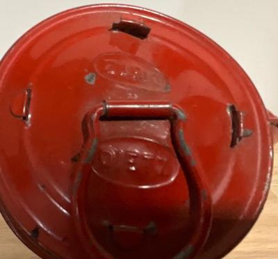 Red Kwang HWA Lantern & Red Dietz lantern