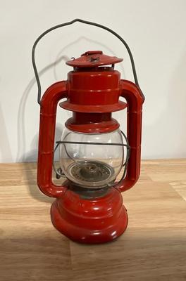 Red Kwang HWA Lantern & Red Dietz lantern