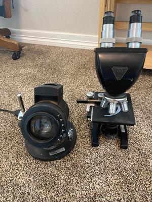 BOUSCH AND LOMB BINOCULAR MICROSCOPE WITH EXTERNAL LIGHT