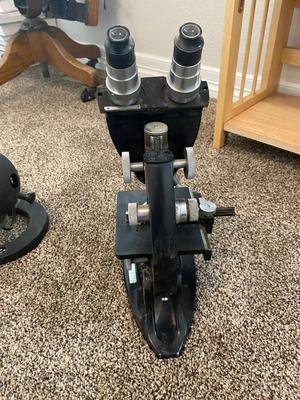 BOUSCH AND LOMB BINOCULAR MICROSCOPE WITH EXTERNAL LIGHT