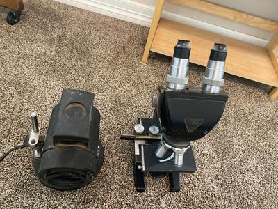 BOUSCH AND LOMB BINOCULAR MICROSCOPE WITH EXTERNAL LIGHT
