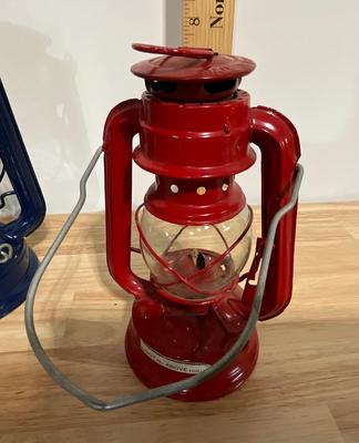 Blue Swallow Lantern, Red noname lantern