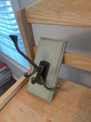 NICE FOLDING BOOKSHELF, WALL LAMP, AND NIFTY WALL HOOKS