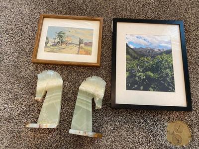 2 STONE HORSE HEAD BOOK ENDS AND FRAMED PICTURES