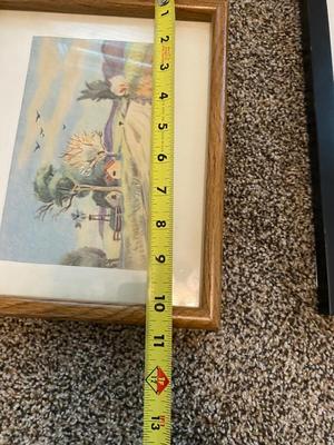 2 STONE HORSE HEAD BOOK ENDS AND FRAMED PICTURES