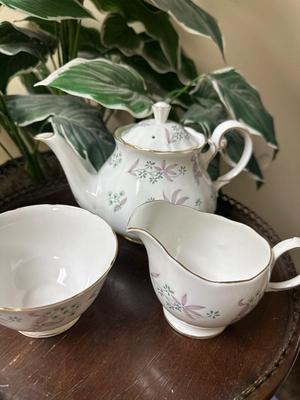 English Colclough tea pot set