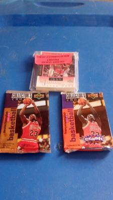 LOT 131 - MICHAEL JORDAN BASKETBALL CARDS
