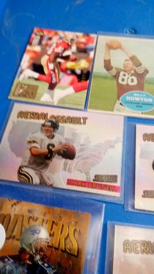 LOT 133 - 8 OLD FOOTBALL CARDS