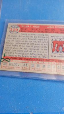 LOT 134 - NINE BASEBALL CARDS FROM THE 60'S