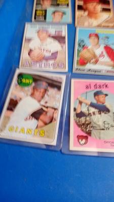 LOT 134 - NINE BASEBALL CARDS FROM THE 60'S