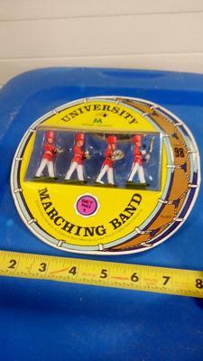 LOT 135 - MARCHING BAND TOY FIGURES