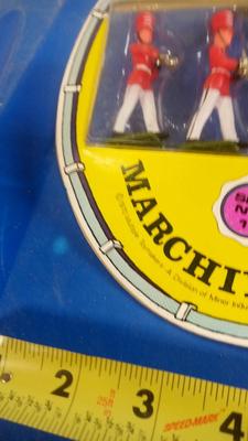 LOT 135 - MARCHING BAND TOY FIGURES
