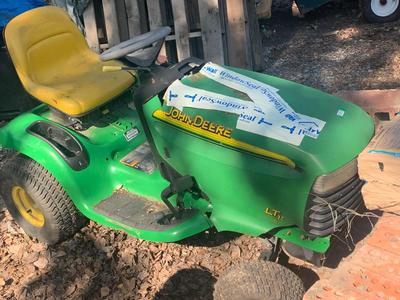John Deere Lawn Tractor