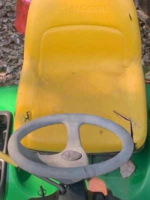 John Deere Lawn Tractor